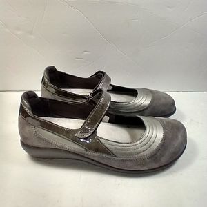 Naot Kirei Mary Janes Flats Shoes Women's sz 9(40)